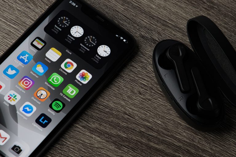 Chip vs Plum: Which Savings App Is Better in 2026?